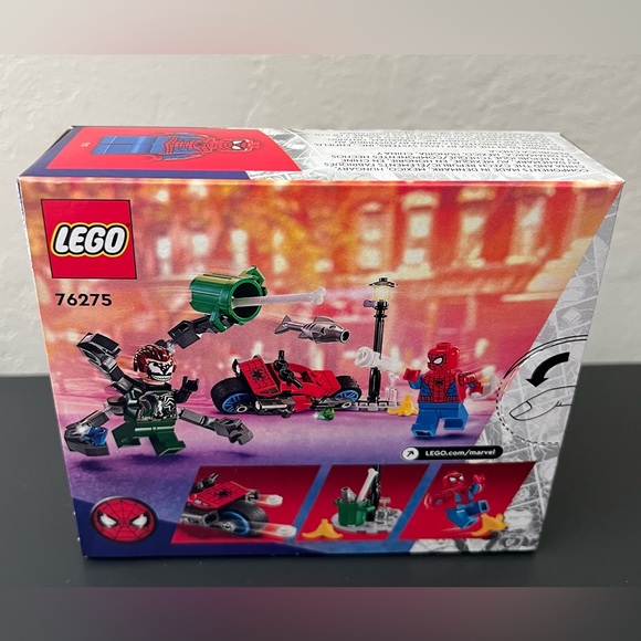 Lego 76275 Marvel Motorcycle Chase: Spider-Man vs. Venom Doc Ock - Picture 3 of 4